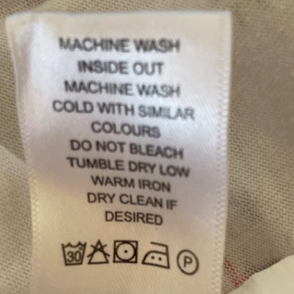 DENIM & FLOWER RICKY SINGH Santa Baseball Cap White Short Sleeve T Shirt 5/6 - Picture 9 of 12